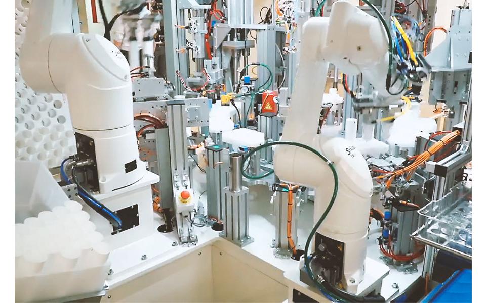 Machines d'assemblage pour les industries cosmétiques et pharmaceutiques