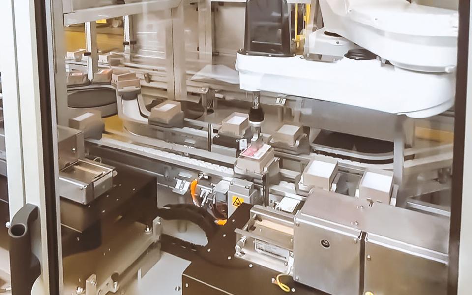 Pick and place solution for various industries